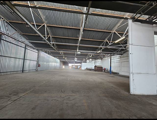 1,459M² WAREHOUSE TO LET IN ISANDO
